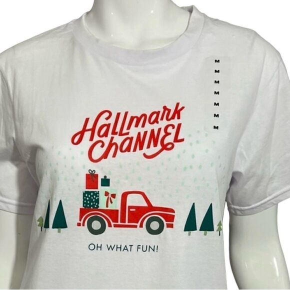 NWT Official Hallmark Channel "Oh What Fun" Christmas High/Low  T-shirt - M‎ - Picture 1 of 11